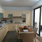 Character Maisonette Spinola Bay Apartament