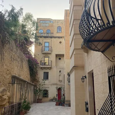 Character Maisonette Spinola Bay Saint Julian's