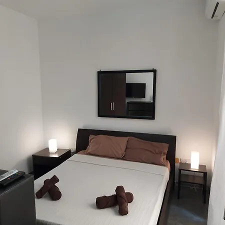 Character Maisonette Spinola Bay Apartment