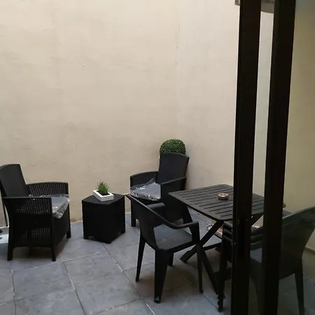 Character Maisonette Spinola Bay Apartment *
