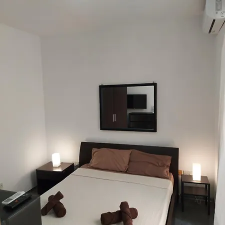 Character Maisonette Spinola Bay Apartment
