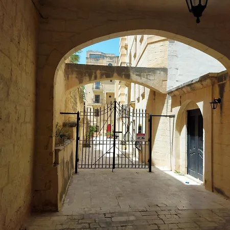 Character Maisonette Spinola Bay