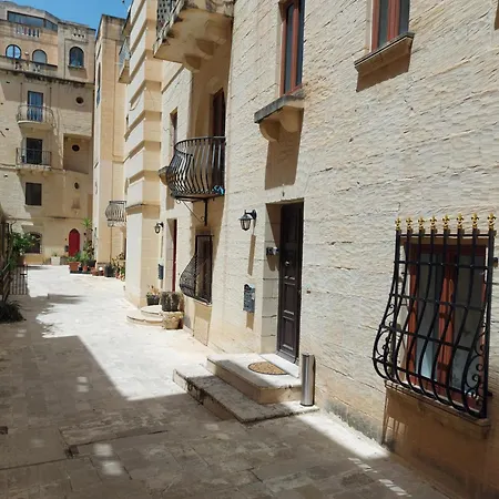 Character Maisonette Spinola Bay *