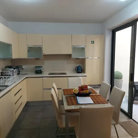 Character Maisonette Spinola Bay Appartement