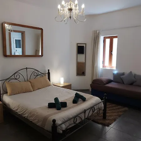 Character Maisonette Spinola Bay