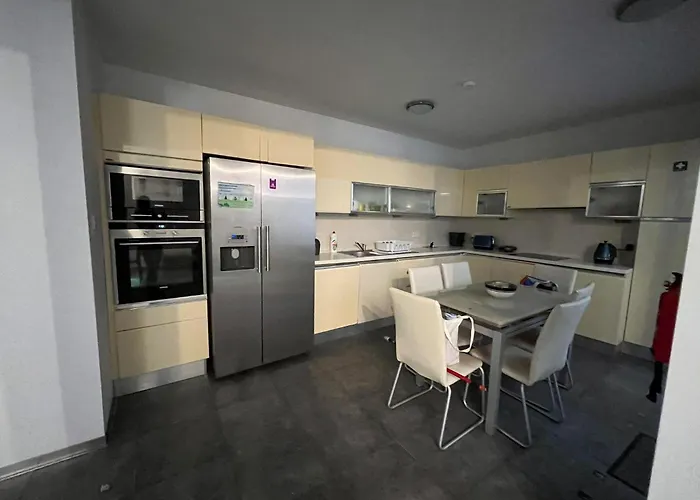 Character Maisonette Spinola Bay アパート