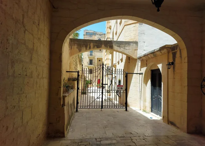 Character Maisonette Spinola Bay